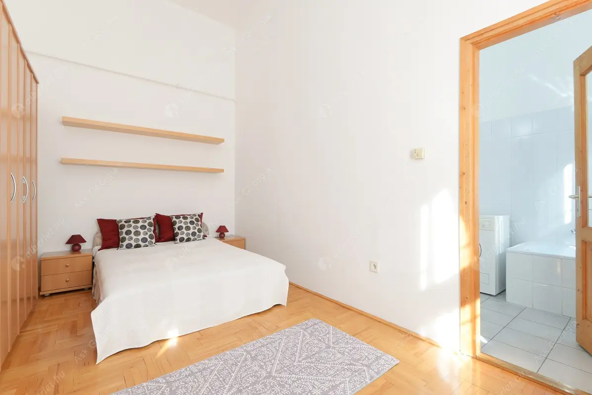 Kiadó albérlet 220000 Ft/hó áron: Budapest, VI. kerület  Lovag utca. Mérete: 50 nm, 2 szobás | Alberlet.hu - 4921961