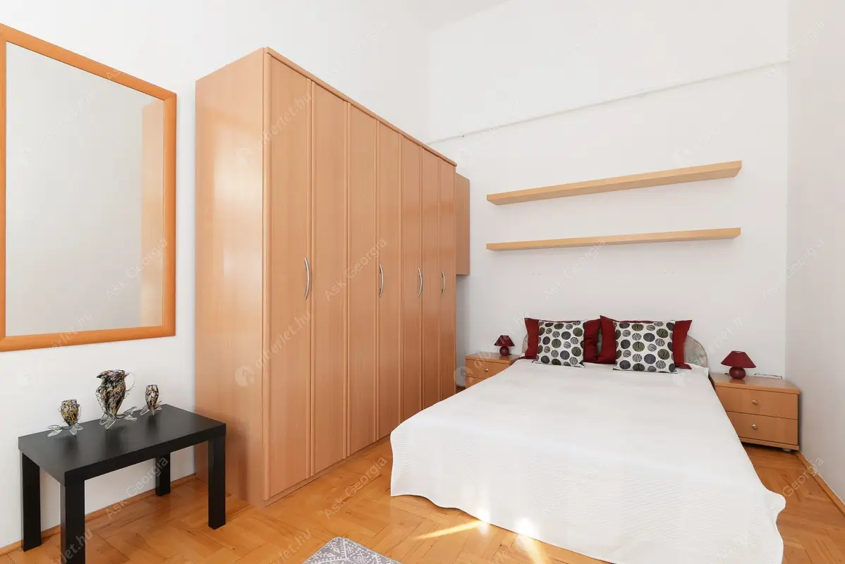 Kiadó albérlet 220000 Ft/hó áron: Budapest, VI. kerület  Lovag utca. Mérete: 50 nm, 2 szobás | Alberlet.hu - 4921965