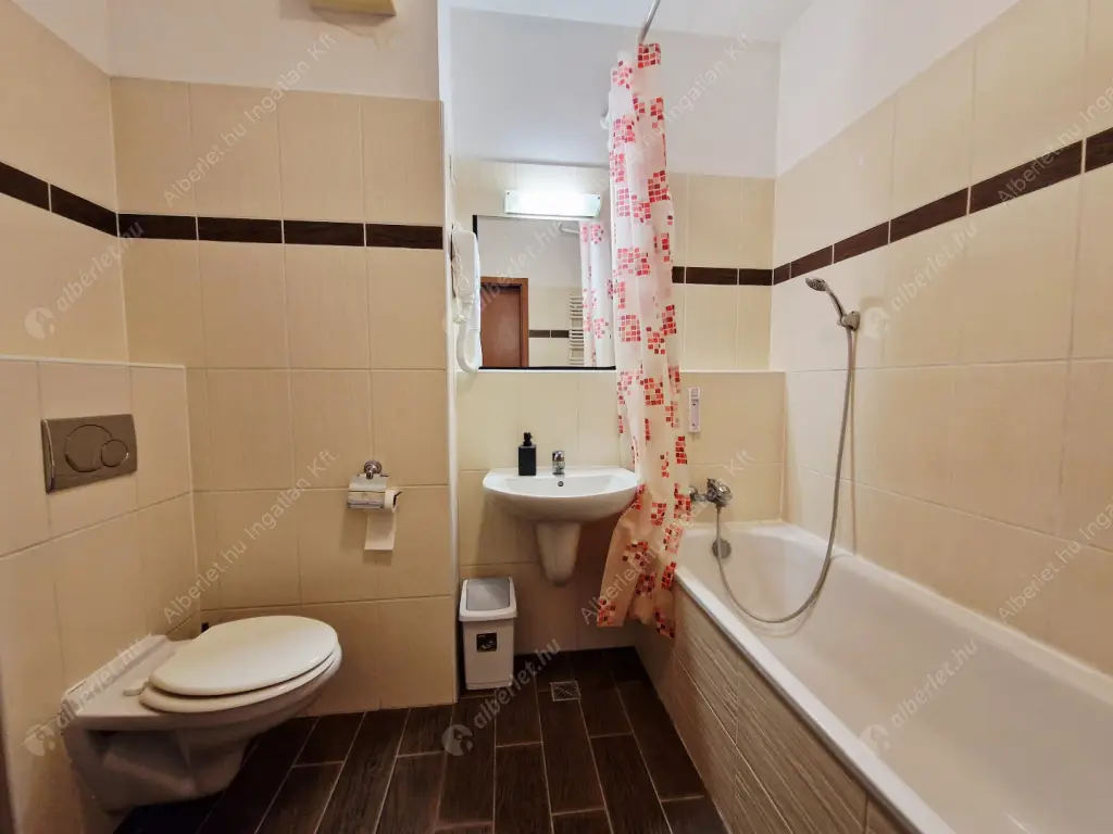 Kiadó albérlet 270000 Ft/hó áron: Budapest, VI. kerület  Lovag utca. Mérete: 50 nm, 1 szobás | Alberlet.hu - 6637000