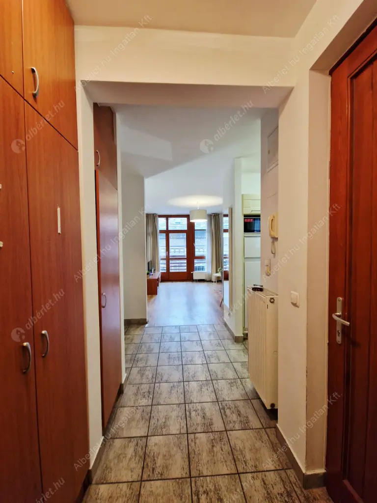 Kiadó albérlet 270000 Ft/hó áron: Budapest, VI. kerület  Lovag utca. Mérete: 50 nm, 1 szobás | Alberlet.hu - 6637005