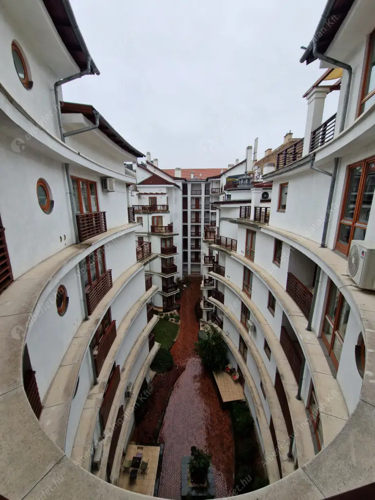 Kiadó albérlet 270000 Ft/hó áron: Budapest, VI. kerület  Lovag utca. Mérete: 50 nm, 1 szobás | Alberlet.hu - 6637009