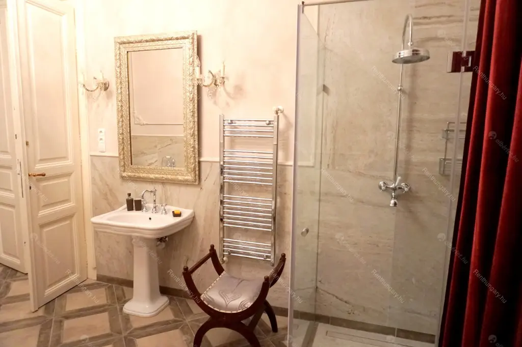 Kiadó albérlet 414000 Ft/hó áron: Budapest, VI. kerület  Mozsár utca. Mérete: 90 nm, 2 szobás | Alberlet.hu - 6693826