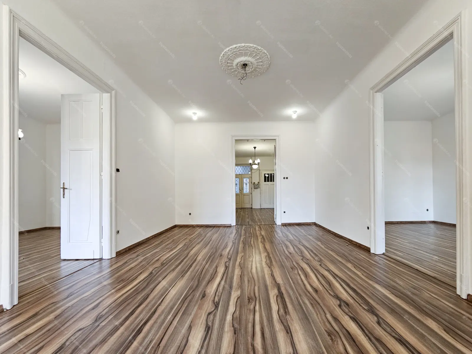 Kiadó albérlet 380000 Ft/hó áron: Budapest, VI. kerület  Nagymező utca. Mérete: 116 nm, 3 szobás | Alberlet.hu - 6686757