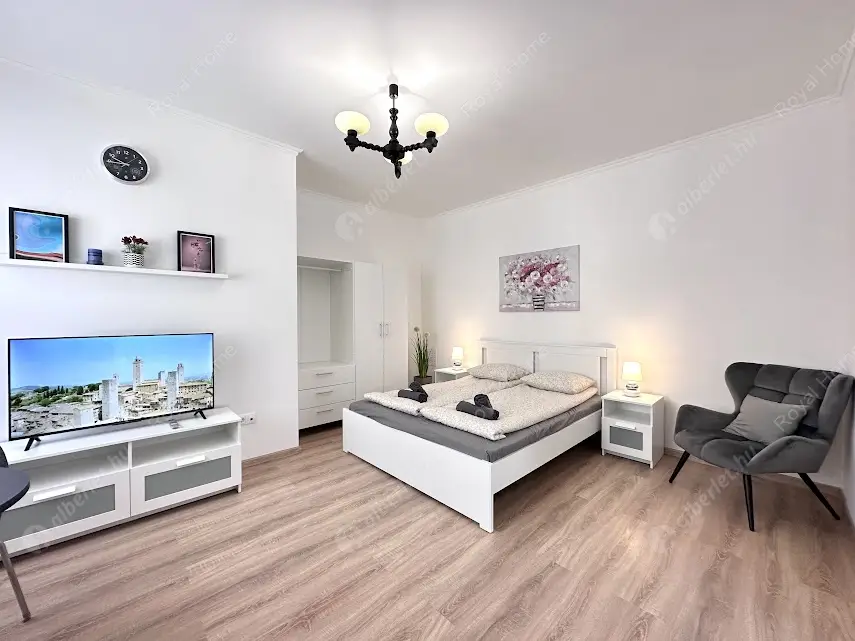 Kiadó albérlet 249000 Ft/hó áron: Budapest, VI. kerület  Nagymező utca. Mérete: 30 nm, 1 szobás | Alberlet.hu - 6616507