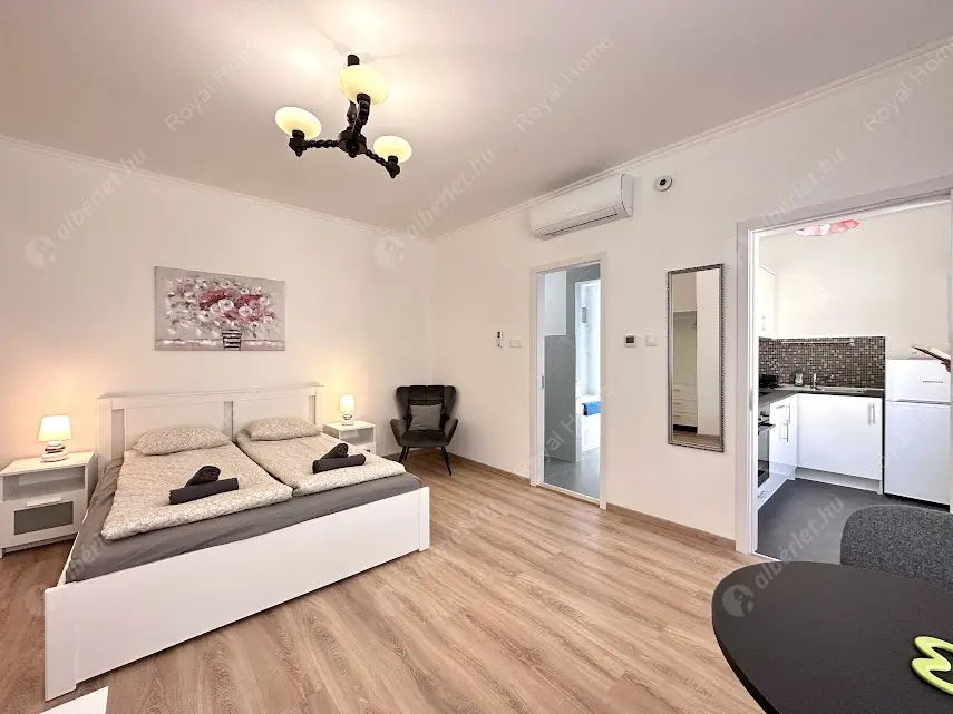 Kiadó albérlet 249000 Ft/hó áron: Budapest, VI. kerület  Nagymező utca. Mérete: 30 nm, 1 szobás | Alberlet.hu - 6616515