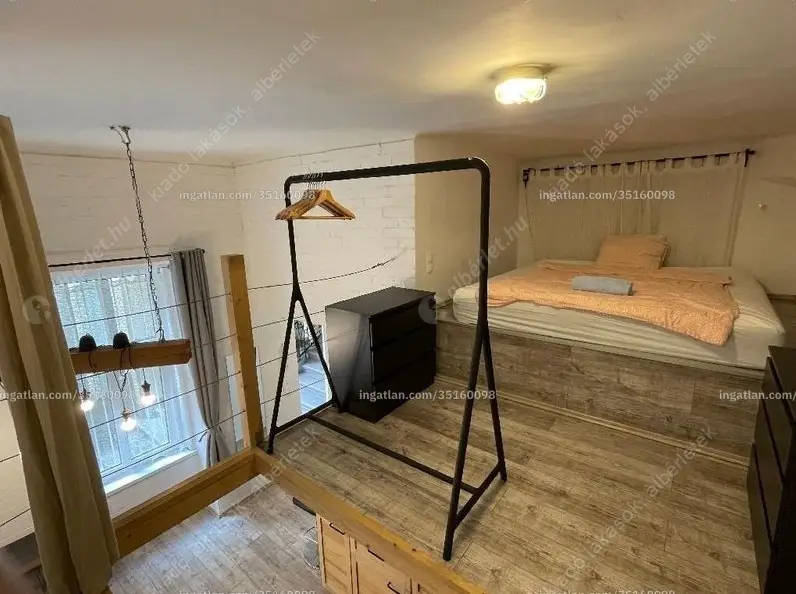 Kiadó albérlet 235000 Ft/hó áron: Budapest, VI. kerület  Nagymező utca. Mérete: 30 nm, 1 szobás | Alberlet.hu - 6638715