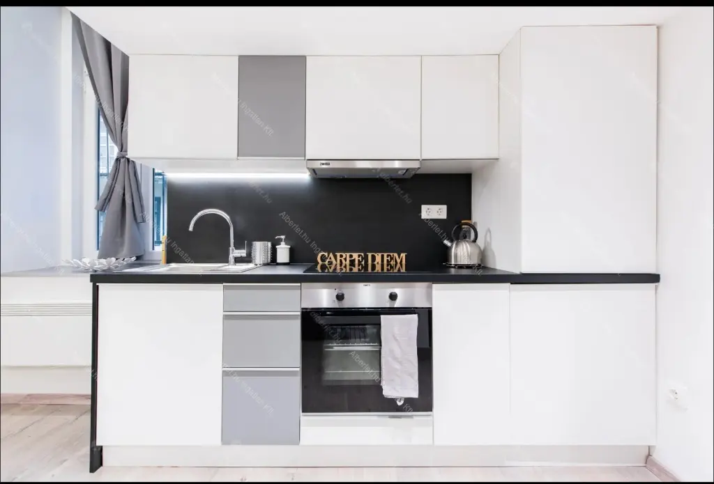 Kiadó albérlet 225000 Ft/hó áron: Budapest, VI. kerület  Nagymező utca. Mérete: 32 nm, 1 szobás | Alberlet.hu - 6706852