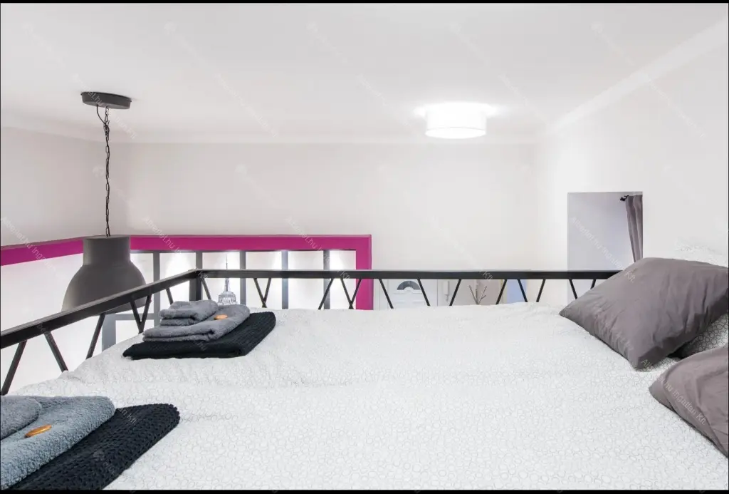 Kiadó albérlet 225000 Ft/hó áron: Budapest, VI. kerület  Nagymező utca. Mérete: 32 nm, 1 szobás | Alberlet.hu - 6706858