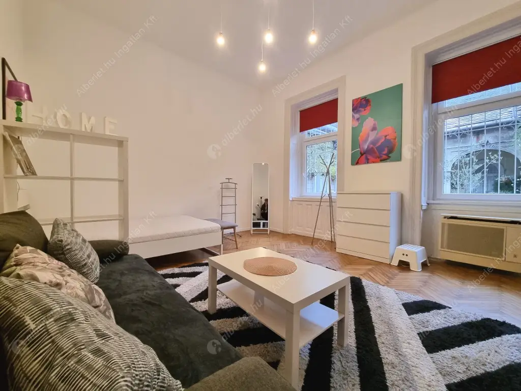 Kiadó albérlet 209000 Ft/hó áron: Budapest, VI. kerület  Nagymező utca. Mérete: 35 nm, 1 szobás | Alberlet.hu - 6581579