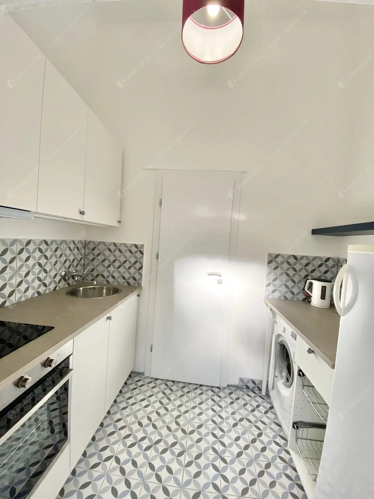 Kiadó albérlet 35000 Ft/hó áron: Budapest, VI. kerület  Nagymező utca. Mérete: 35 nm, 1 szobás | Alberlet.hu - 6582557