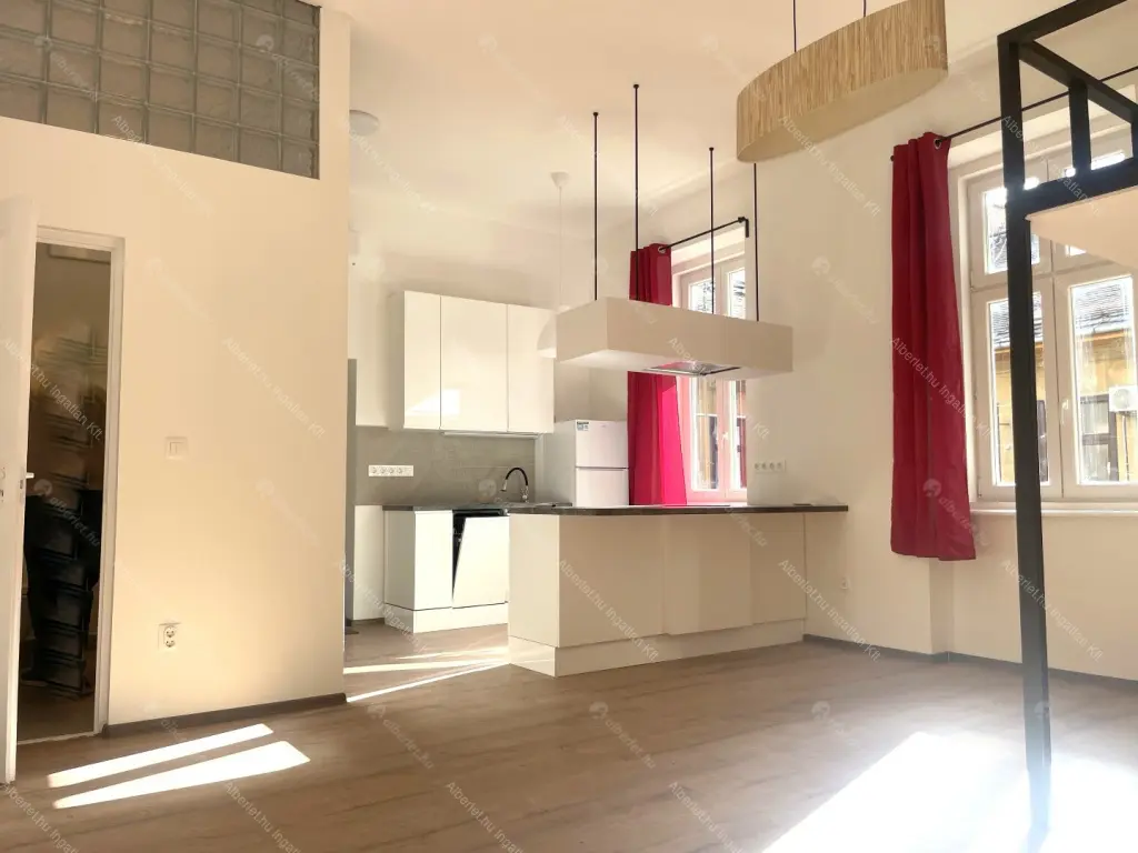 Kiadó albérlet 230000 Ft/hó áron: Budapest, VI. kerület  Nagymező utca. Mérete: 35 nm, 1 szobás | Alberlet.hu - 6659705