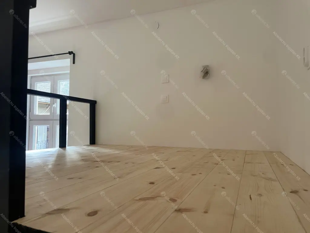 Kiadó albérlet 219000 Ft/hó áron: Budapest, VI. kerület  Nagymező utca. Mérete: 35 nm, 1 szobás | Alberlet.hu - 6661652