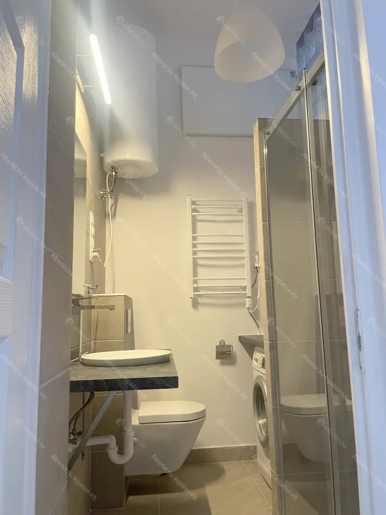 Kiadó albérlet 219000 Ft/hó áron: Budapest, VI. kerület  Nagymező utca. Mérete: 35 nm, 1 szobás | Alberlet.hu - 6661655