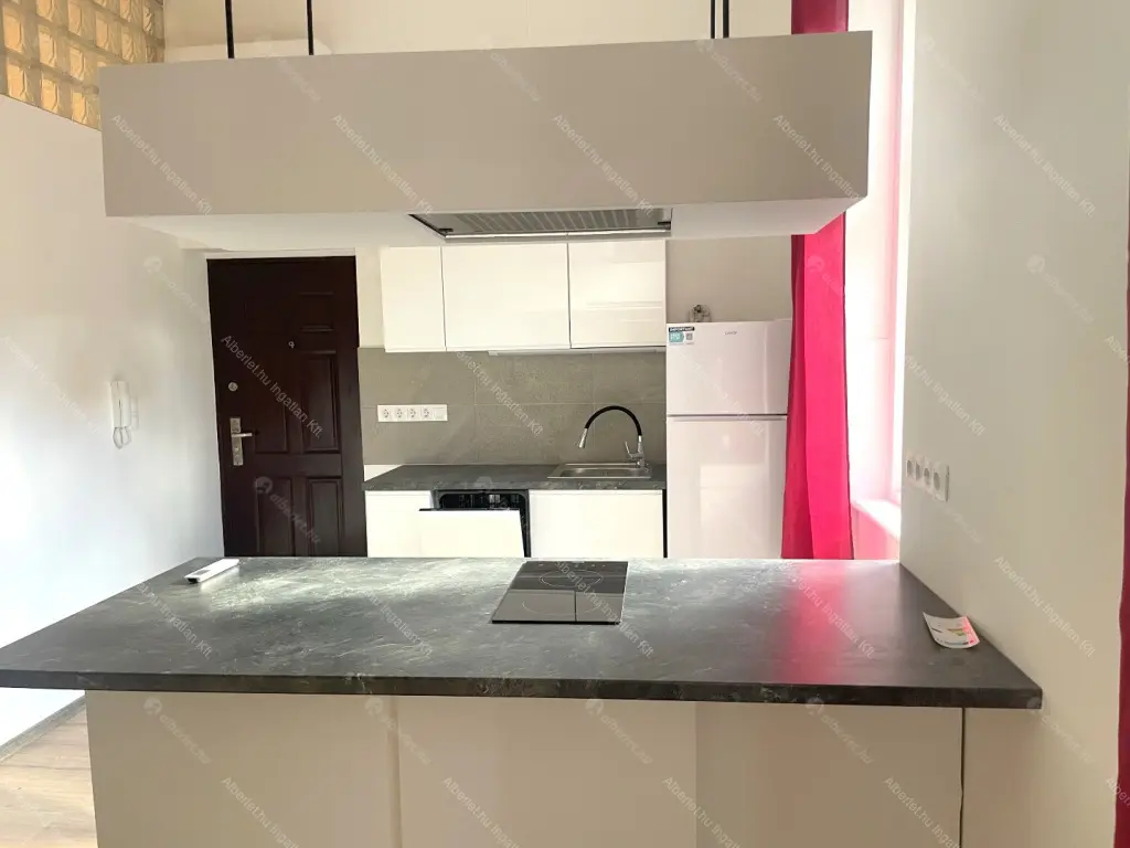 Kiadó albérlet 219000 Ft/hó áron: Budapest, VI. kerület  Nagymező utca. Mérete: 35 nm, 1 szobás | Alberlet.hu - 6661663