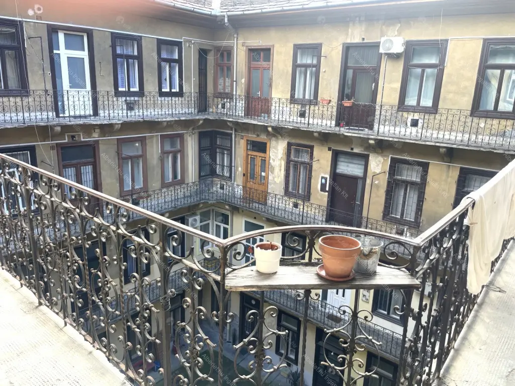 Kiadó albérlet 219000 Ft/hó áron: Budapest, VI. kerület  Nagymező utca. Mérete: 35 nm, 1 szobás | Alberlet.hu - 6661666