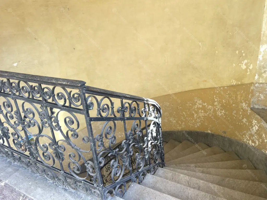 Kiadó albérlet 219000 Ft/hó áron: Budapest, VI. kerület  Nagymező utca. Mérete: 35 nm, 1 szobás | Alberlet.hu - 6661667