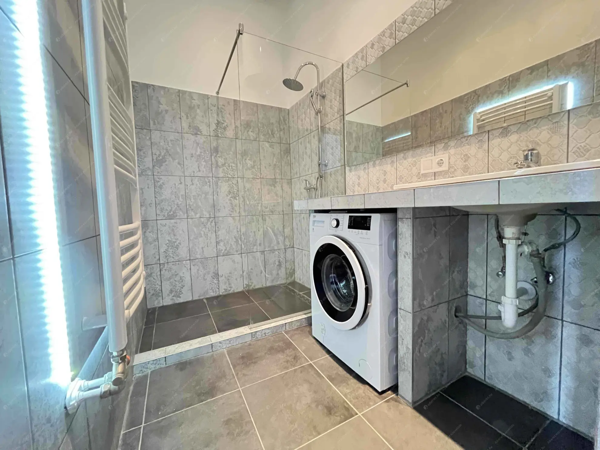 Kiadó albérlet 230000 Ft/hó áron: Budapest, VI. kerület  Nagymező utca. Mérete: 40 nm, 2 szobás | Alberlet.hu - 6609563