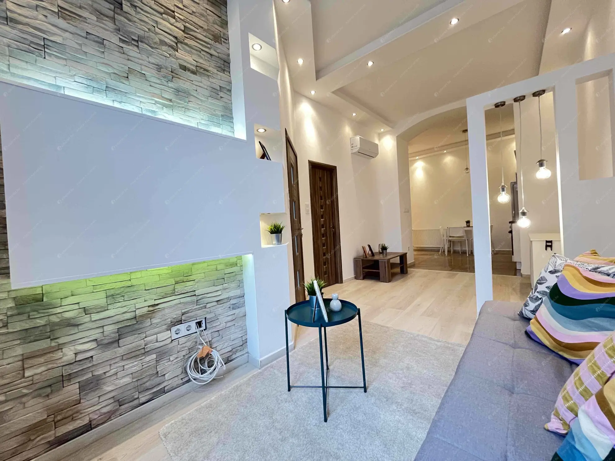 Kiadó albérlet 230000 Ft/hó áron: Budapest, VI. kerület  Nagymező utca. Mérete: 40 nm, 2 szobás | Alberlet.hu - 6609577