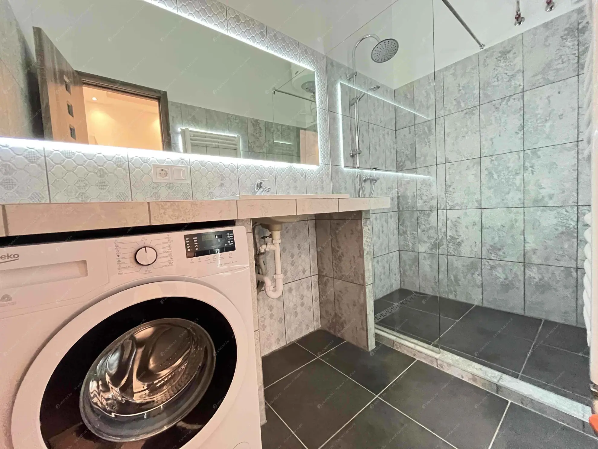 Kiadó albérlet 230000 Ft/hó áron: Budapest, VI. kerület  Nagymező utca. Mérete: 40 nm, 2 szobás | Alberlet.hu - 6609583