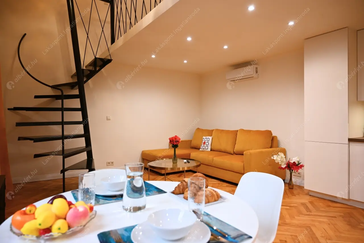 Kiadó albérlet 350000 Ft/hó áron: Budapest, VI. kerület  Nagymező utca. Mérete: 50 nm, 1 szobás | Alberlet.hu - 6638958