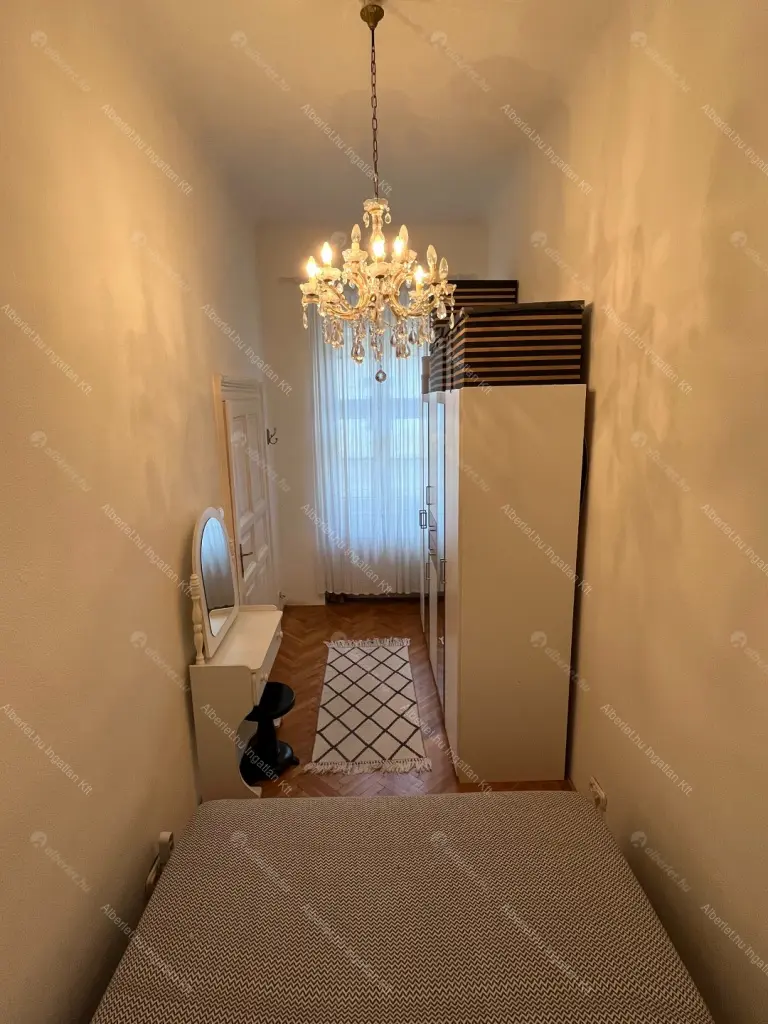 Kiadó albérlet 295000 Ft/hó áron: Budapest, VI. kerület  Nagymező utca. Mérete: 55 nm, 1 szobás | Alberlet.hu - 6757484