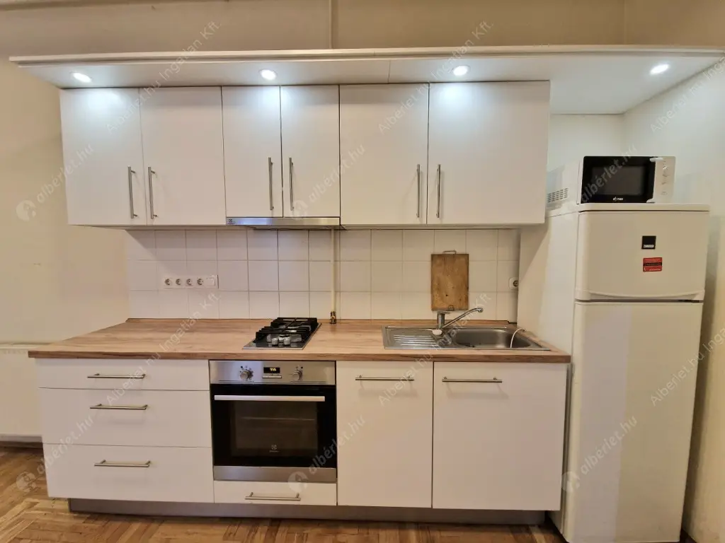 Kiadó albérlet 300000 Ft/hó áron: Budapest, VI. kerület  Nagymező utca. Mérete: 67 nm, 3 szobás | Alberlet.hu - 6604538