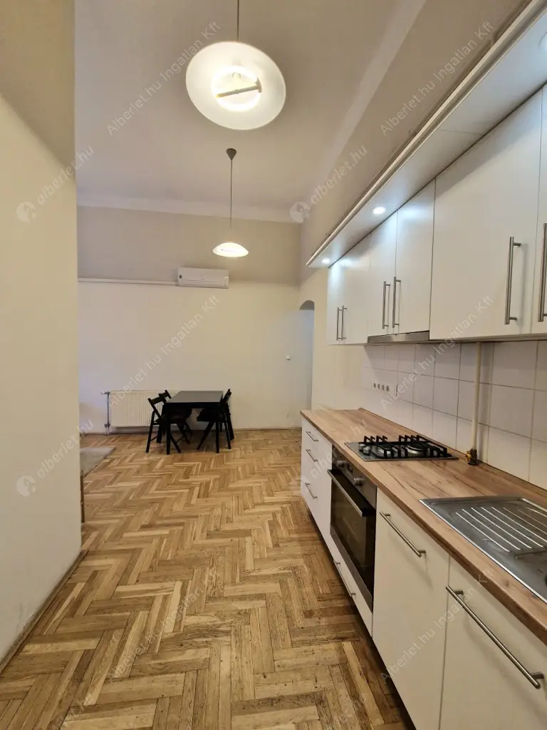 Kiadó albérlet 300000 Ft/hó áron: Budapest, VI. kerület  Nagymező utca. Mérete: 67 nm, 3 szobás | Alberlet.hu - 6604551