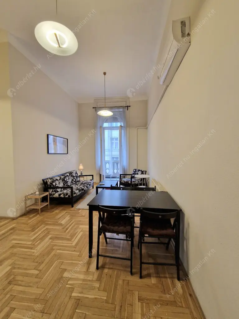 Kiadó albérlet 300000 Ft/hó áron: Budapest, VI. kerület  Nagymező utca. Mérete: 67 nm, 3 szobás | Alberlet.hu - 6604552