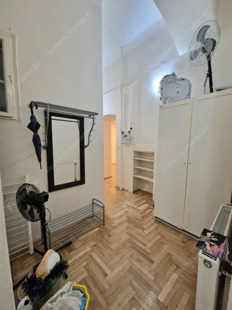Kiadó albérlet 300000 Ft/hó áron: Budapest, VI. kerület  Nagymező utca. Mérete: 67 nm, 3 szobás | Alberlet.hu - 6604555