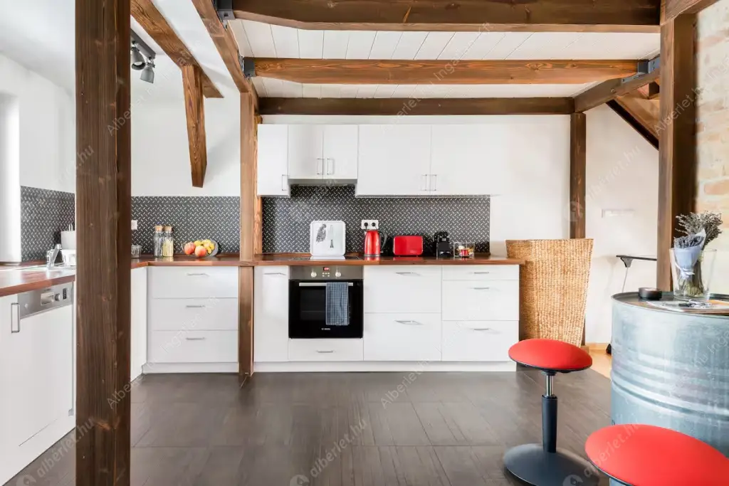 Kiadó albérlet 645000 Ft/hó áron: Budapest, VI. kerület  Ó utca. Mérete: 104 nm, 3 szobás | Alberlet.hu - 6632922