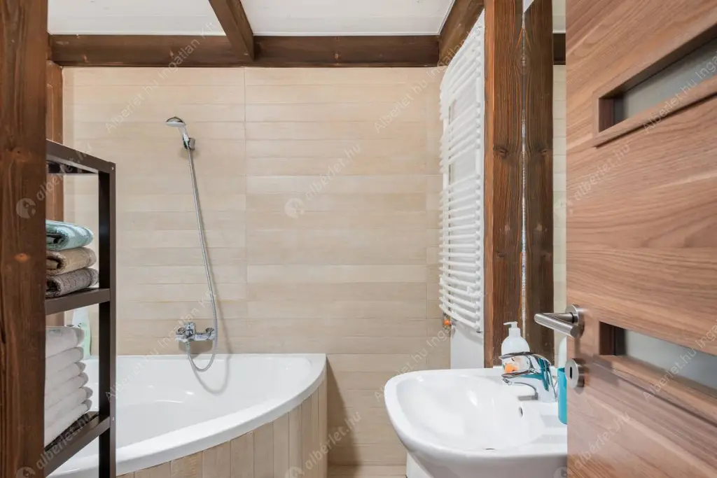 Kiadó albérlet 645000 Ft/hó áron: Budapest, VI. kerület  Ó utca. Mérete: 104 nm, 3 szobás | Alberlet.hu - 6632923