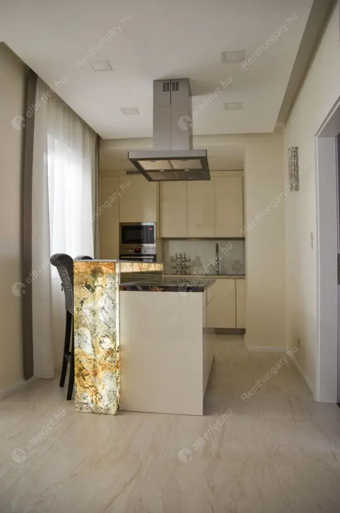 Kiadó albérlet 890000 Ft/hó áron: Budapest, VI. kerület  Ó utca. Mérete: 130 nm, 3 szobás | Alberlet.hu - 6539849