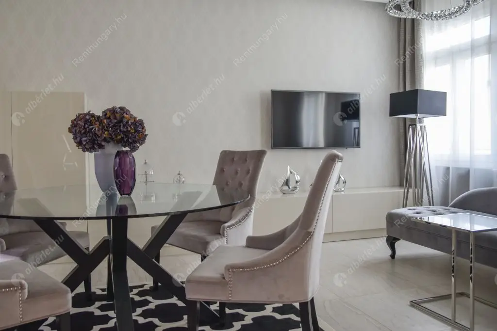 Kiadó albérlet 890000 Ft/hó áron: Budapest, VI. kerület  Ó utca. Mérete: 130 nm, 3 szobás | Alberlet.hu - 6539854