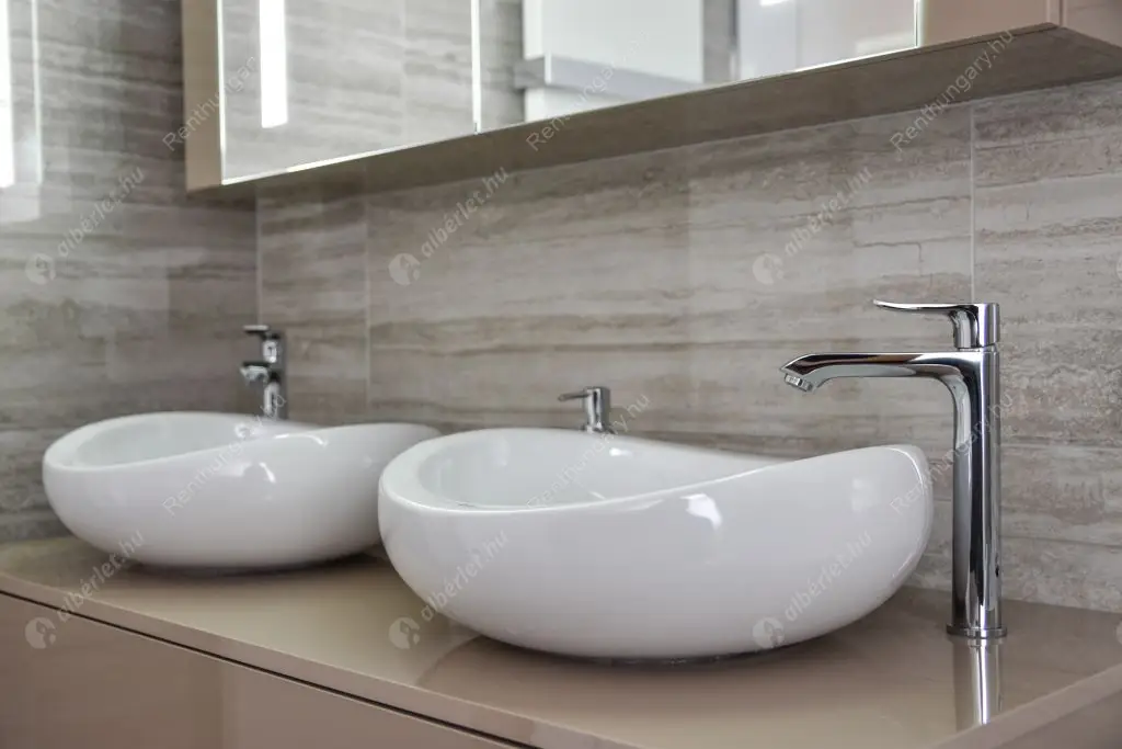 Kiadó albérlet 890000 Ft/hó áron: Budapest, VI. kerület  Ó utca. Mérete: 130 nm, 3 szobás | Alberlet.hu - 6539877