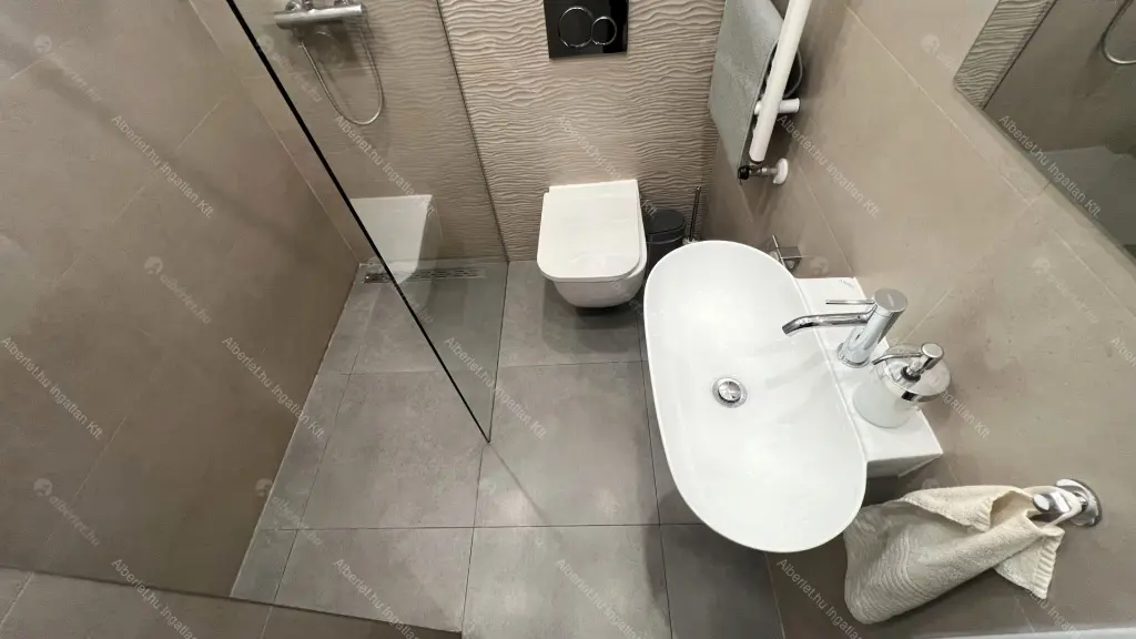 Kiadó albérlet 170000 Ft/hó áron: Budapest, VI. kerület  Ó utca. Mérete: 17 nm, 1 szobás | Alberlet.hu - 6686420