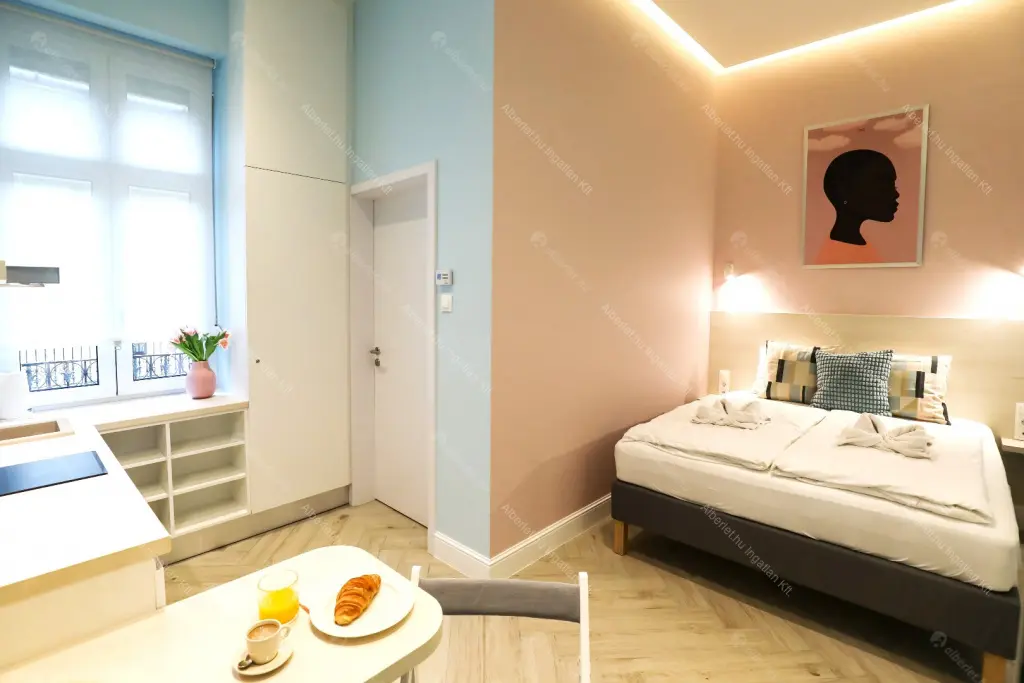 Kiadó albérlet 170000 Ft/hó áron: Budapest, VI. kerület  Ó utca. Mérete: 17 nm, 1 szobás | Alberlet.hu - 6686423