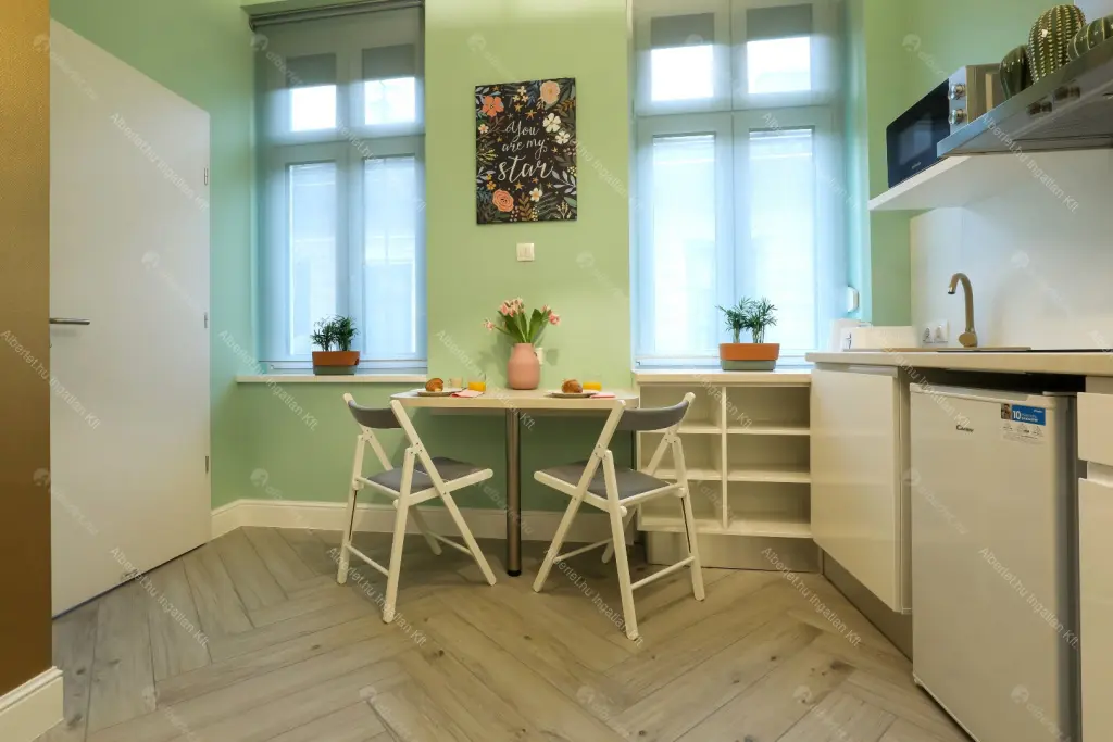 Kiadó albérlet 180000 Ft/hó áron: Budapest, VI. kerület  Ó utca. Mérete: 21 nm, 1 szobás | Alberlet.hu - 6686411