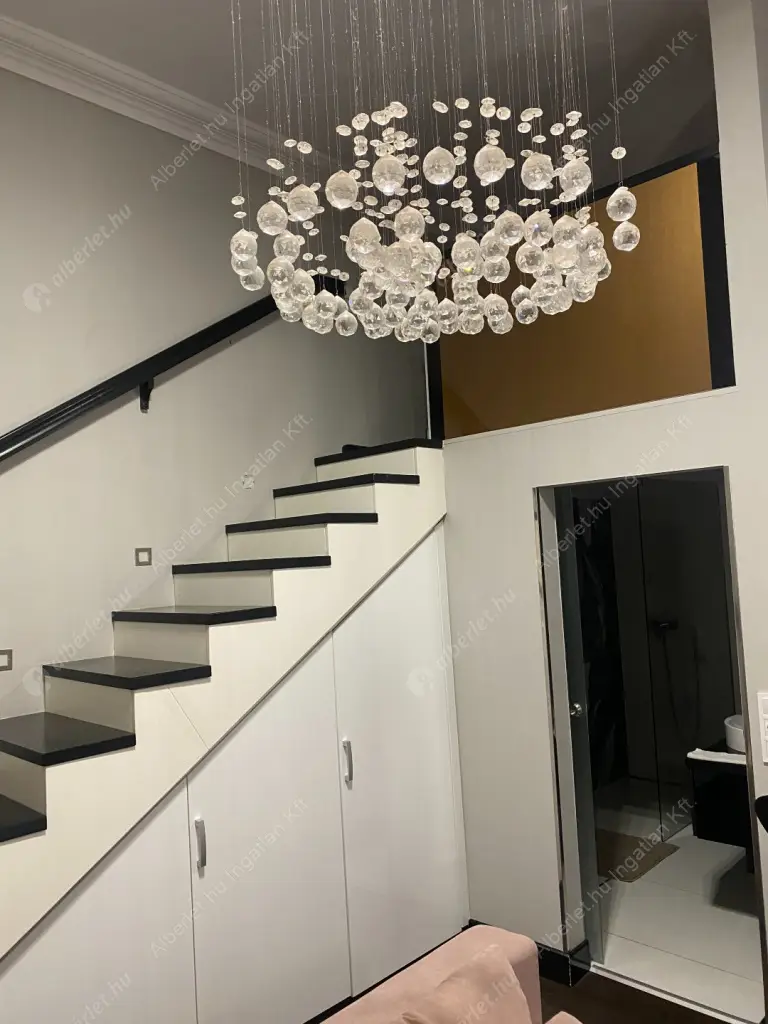 Kiadó albérlet 240000 Ft/hó áron: Budapest, VI. kerület  Ó utca. Mérete: 26 nm, 1 szobás | Alberlet.hu - 6599999