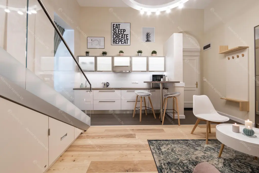 Kiadó albérlet 300000 Ft/hó áron: Budapest, VI. kerület  Ó utca. Mérete: 35 nm, 1 szobás | Alberlet.hu - 6668934