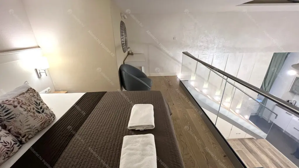 Kiadó albérlet 270000 Ft/hó áron: Budapest, VI. kerület  Ó utca. Mérete: 35 nm, 1 szobás | Alberlet.hu - 6700559