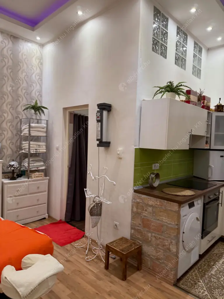 Kiadó albérlet 220000 Ft/hó áron: Budapest, VI. kerület  Ó utca. Mérete: 39 nm, 2 szobás | Alberlet.hu - 6569039