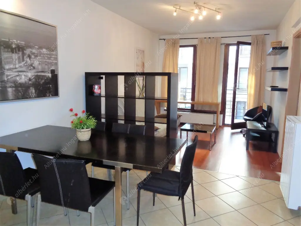 Kiadó albérlet 260000 Ft/hó áron: Budapest, VI. kerület  Ó utca. Mérete: 48 nm, 2 szobás | Alberlet.hu - 6604387