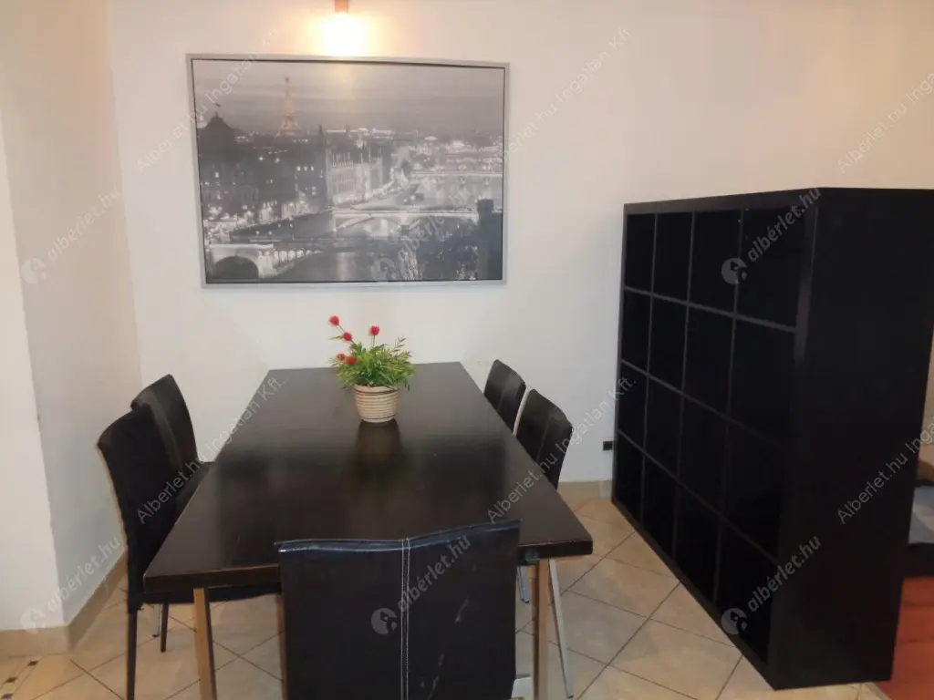 Kiadó albérlet 260000 Ft/hó áron: Budapest, VI. kerület  Ó utca. Mérete: 48 nm, 2 szobás | Alberlet.hu - 6604388