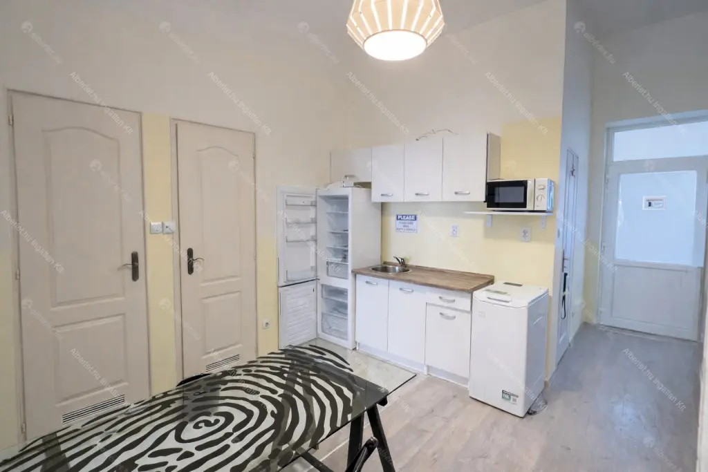 Kiadó albérlet 320000 Ft/hó áron: Budapest, VI. kerület  Ó utca. Mérete: 83 nm, 3 szobás | Alberlet.hu - 6664004