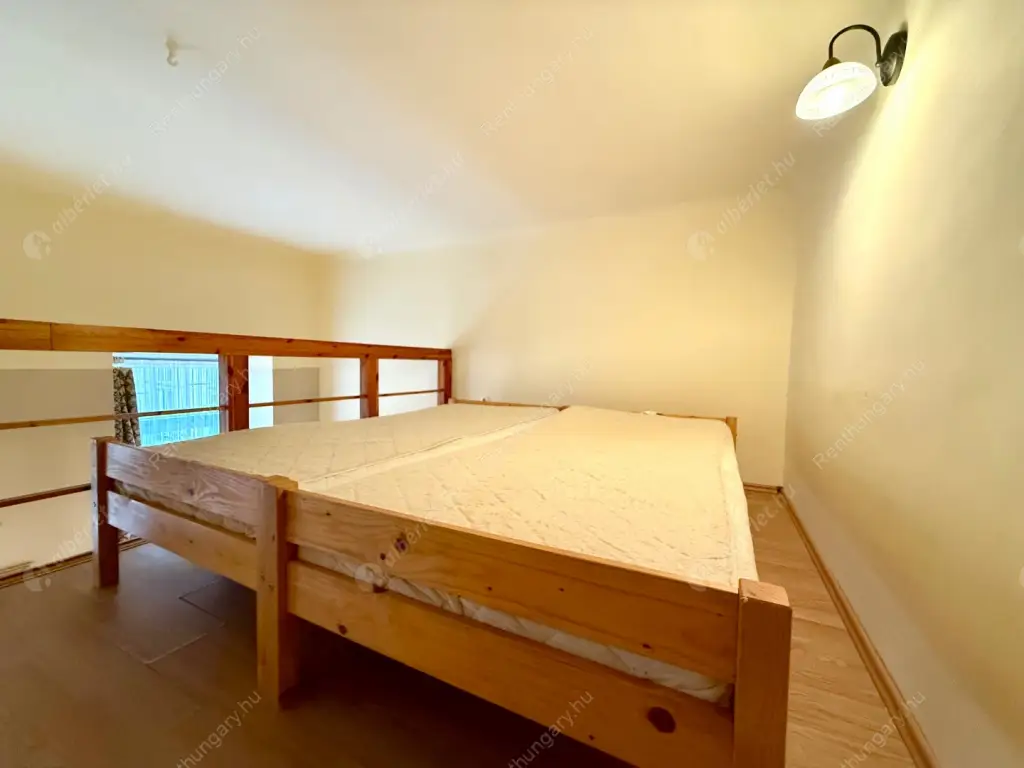 Kiadó albérlet 190000 Ft/hó áron: Budapest, VI. kerület  Oktogon tér. Mérete: 30 nm, 1 szobás | Alberlet.hu - 6573340