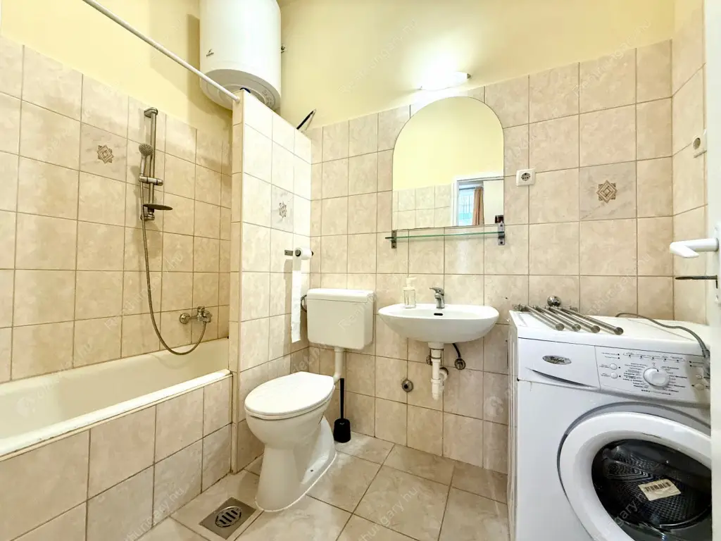 Kiadó albérlet 190000 Ft/hó áron: Budapest, VI. kerület  Oktogon tér. Mérete: 30 nm, 1 szobás | Alberlet.hu - 6573342