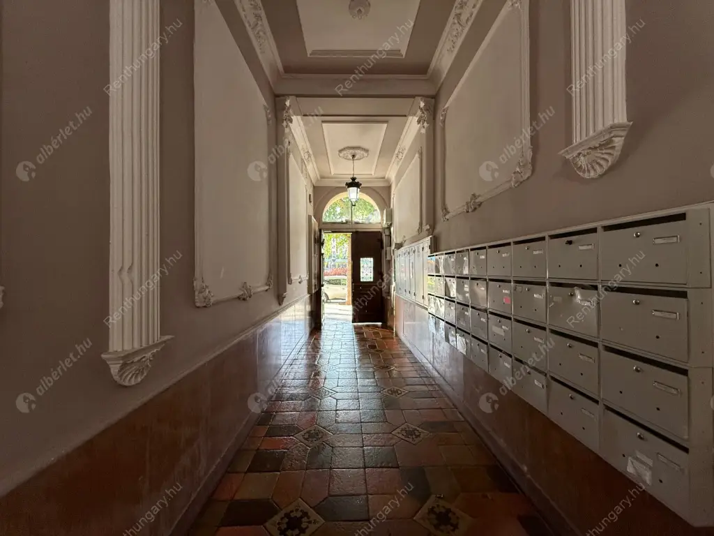 Kiadó albérlet 190000 Ft/hó áron: Budapest, VI. kerület  Oktogon tér. Mérete: 30 nm, 1 szobás | Alberlet.hu - 6573350