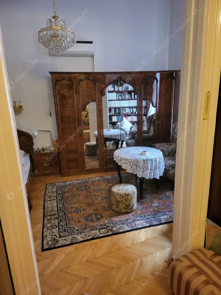 Kiadó albérlet 550000 Ft/hó áron: Budapest, VI. kerület  Paulay Ede utca. Mérete: 120 nm, 4 szobás | Alberlet.hu - 6524795