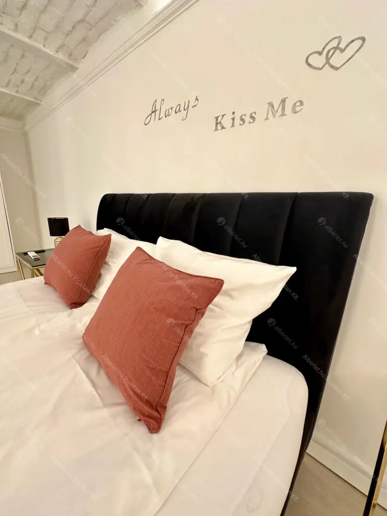 Kiadó albérlet 269000 Ft/hó áron: Budapest, VI. kerület  Paulay Ede utca. Mérete: 27 nm, 1 szobás | Alberlet.hu - 6655048