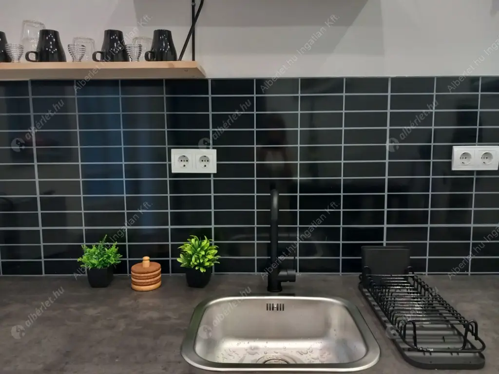 Kiadó albérlet 350000 Ft/hó áron: Budapest, VI. kerület  Paulay Ede utca. Mérete: 38 nm, 2 szobás | Alberlet.hu - 6635462